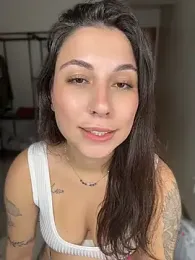 Carolini09 webcam stripchat model stream image