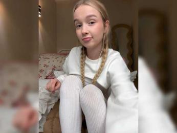 MimiMila webcam model stream image