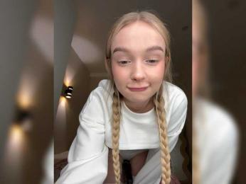 MimiMila webcam model stream image