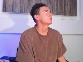 aron_gomez webcam model stream image