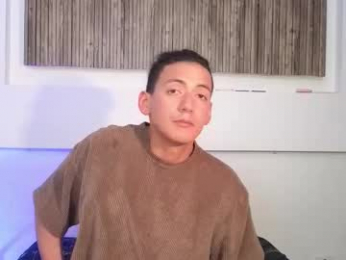 aron_gomez webcam model stream image