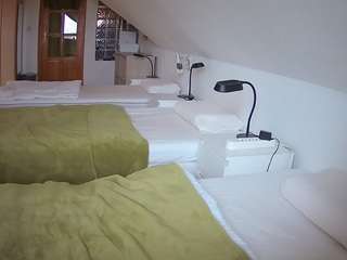 voyeurcam-julmodels-bed-3 webcam model stream image