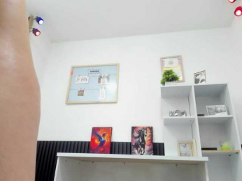 Alejandra- webcam model stream image