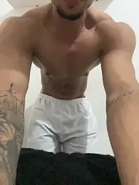 MoreninhoMagrinho webcam model stream image