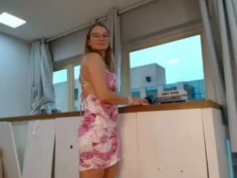 milf_tea webcam model stream image