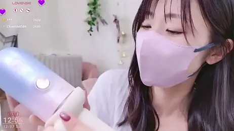 meg_0901 webcam model stream image