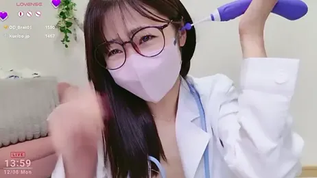 meg_0901 webcam model stream image