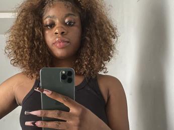 EnoyElla webcam model stream image