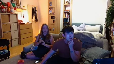 Goldensummar webcam model stream image