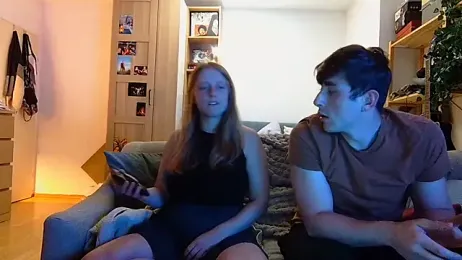 Goldensummar webcam model stream image