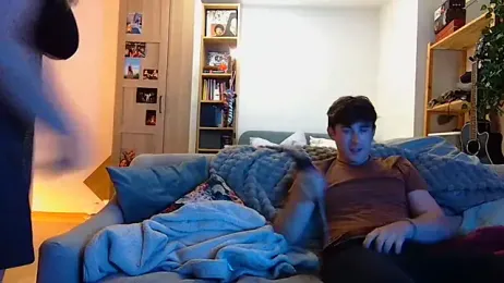 Goldensummar webcam model stream image