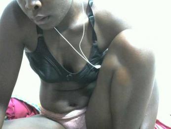 Prettyluv webcam model stream image