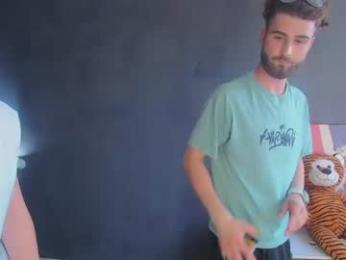 oscarwills webcam model stream image