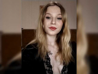 1biscuit1 webcam bongacams model stream image