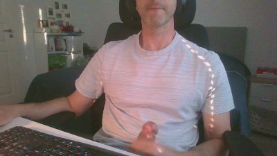 leo00870087 webcam cam4 model stream image