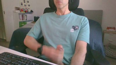 leo00870087 webcam model stream image