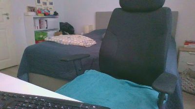 leo00870087 webcam model stream image