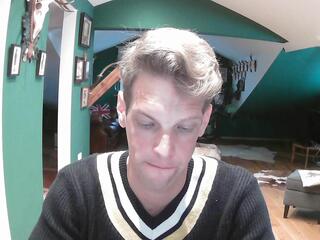 Andrew Blonde webcam model stream image
