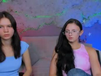 caroline_honeyy webcam model stream image