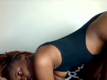 queen_mellanine44 webcam model stream image