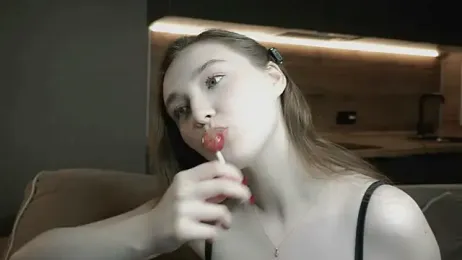 Eliravelvet webcam model stream image