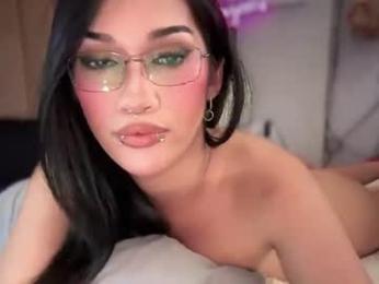 2damnh0t_slut webcam model stream image