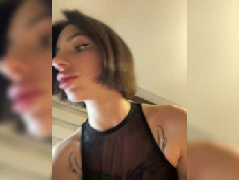 BabyDarii webcam model stream image