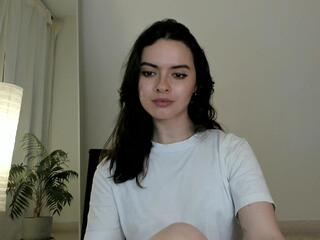 Lenna Whitee webcam model stream image