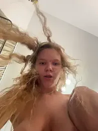 Ketitull webcam model stream image