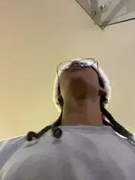 Maxim-Walker webcam model stream image