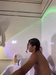 Maxim-Walker webcam model stream image