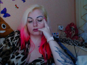 LazyPussy webcam bongacams model stream image