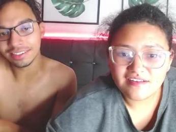 naughtycouplex_ webcam model stream image