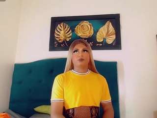 mayka-brunette01 webcam camsoda model stream image