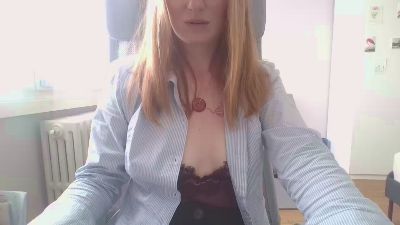 DameRouge webcam model stream image