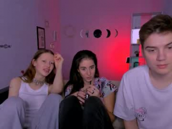 daisy_baby_ webcam model stream image