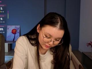 Maud Anstead webcam model stream image