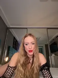 LunaAlya webcam model stream image