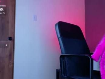 nickiwestt___ webcam model stream image