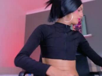 nickiwestt___ webcam model stream image