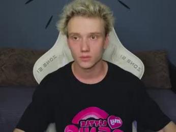 pupsenish webcam model stream image
