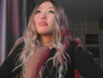 yvetteop webcam bongacams model stream image