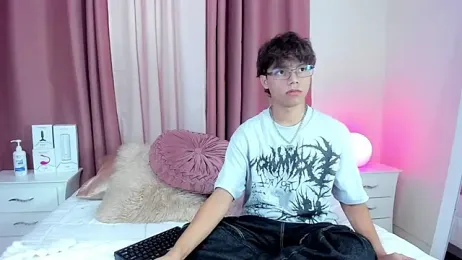 Honeymoon_sariel webcam model stream image