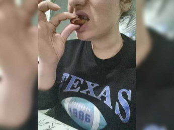 Lilitl webcam model stream image