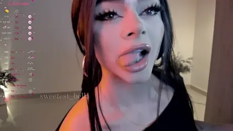 sweetest_bella webcam stripchat model stream image