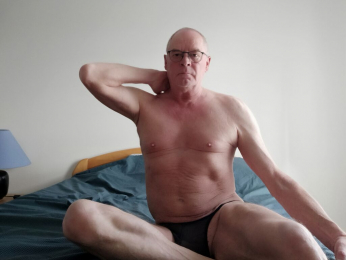 ElioJames webcam model stream image