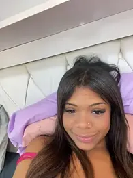 Robinzitah webcam stripchat model stream image