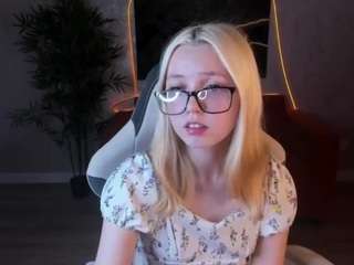 molly-snow webcam camsoda model stream image