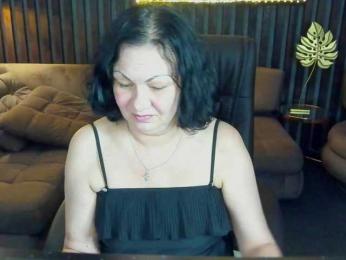 IrissMoon webcam model stream image