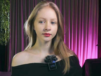 MiaVebes webcam model stream image